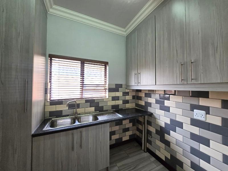 3 Bedroom Property for Sale in Gateway Manor North West